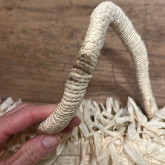 BTB Los Angeles fringe top beach bag - Picture 4 of 10